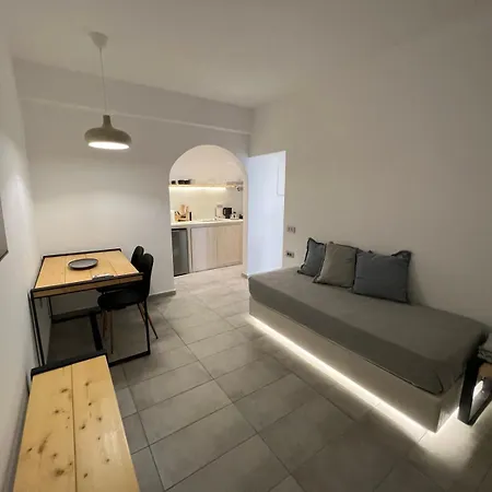 Santozen Fira (Santorini)